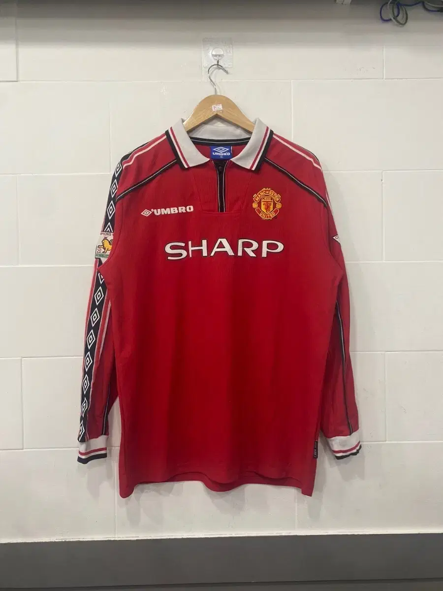 Umbro マンチェスター・ユナイテッド ジャージ ベッカム 【公式通販】